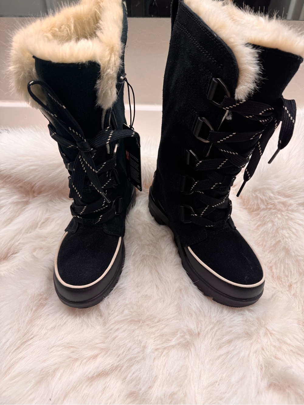 Sorel Black Winter Lace-Up Boots with Cream Faux-Fur Collar